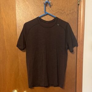 lululemon athletica Men's Rich Brown Short Sleeve Tee